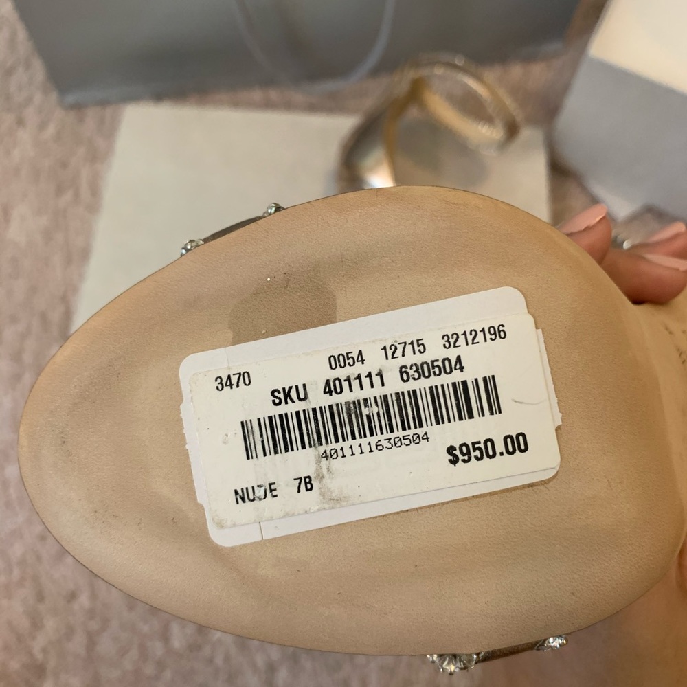 Like new Jimmy Choo Gold Heels - Picture 9 of 15